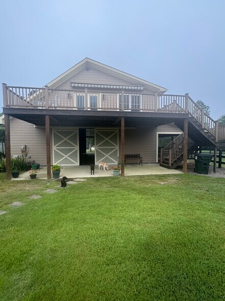 View of side of apartment - 970 Shell Bluff Dr