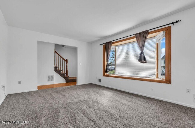 Building Photo - 45 Pinyon St