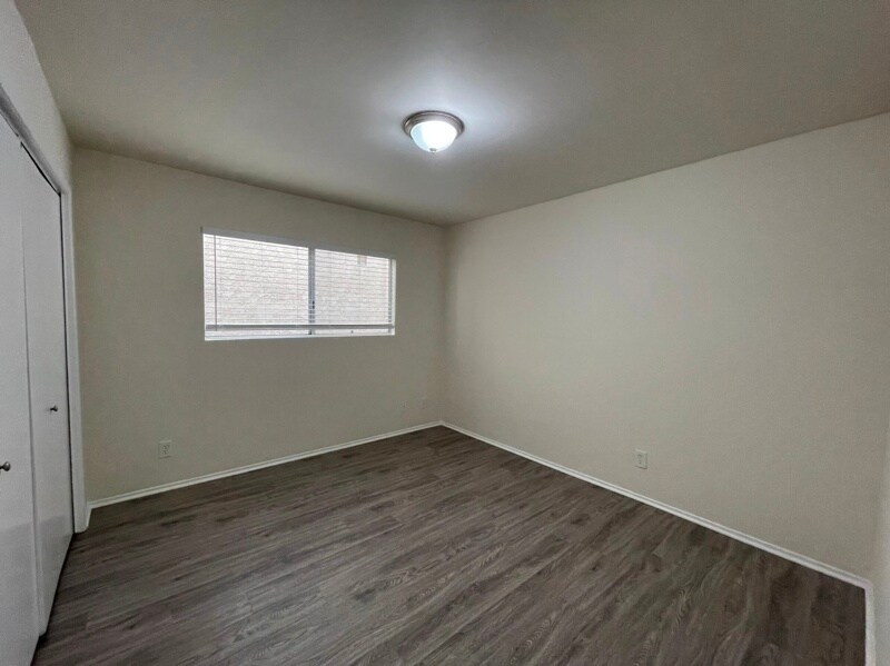 Building Photo - 840 3rd St