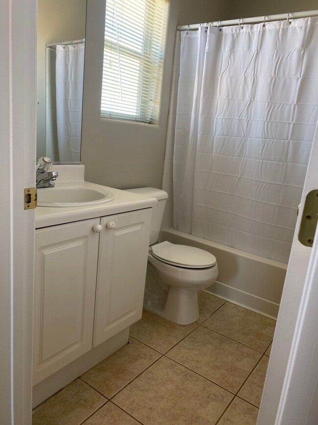 Building Photo - Remarkable totally renovated 2bed 2bath townhome is SW Las Vegas