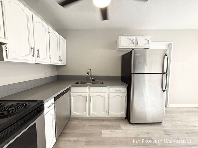 Building Photo - 5187 Garden Ln