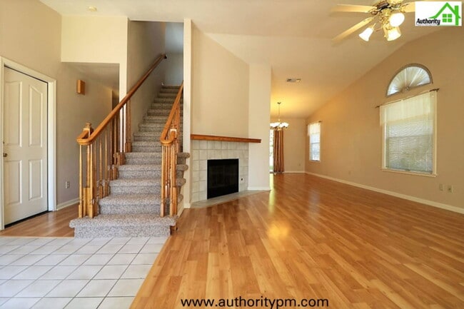 Building Photo - 428 Dominica Ct