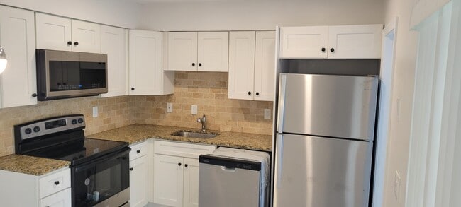 Building Photo - 2802 Imperial Cir