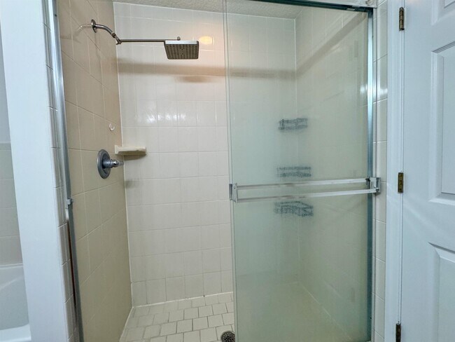 Building Photo - 932 Delcie Dr