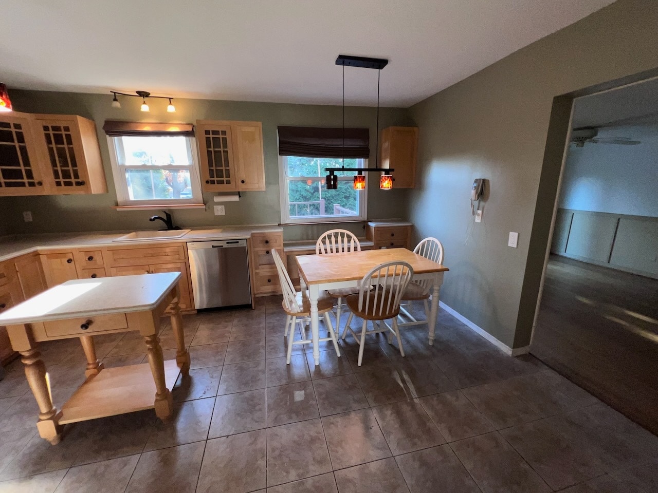 Building Photo - 918 Rockwell Rd