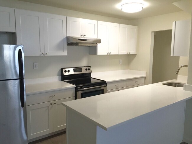 Interior Photo - 211 First Ave