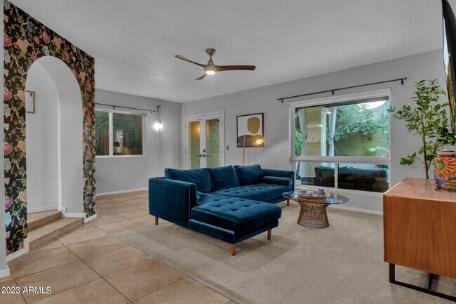 Building Photo - 4611 E Desert Dr