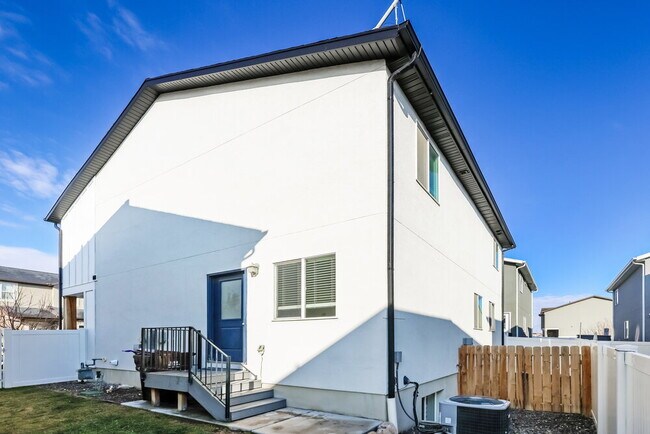 Building Photo - 7907 S Gaea Ct