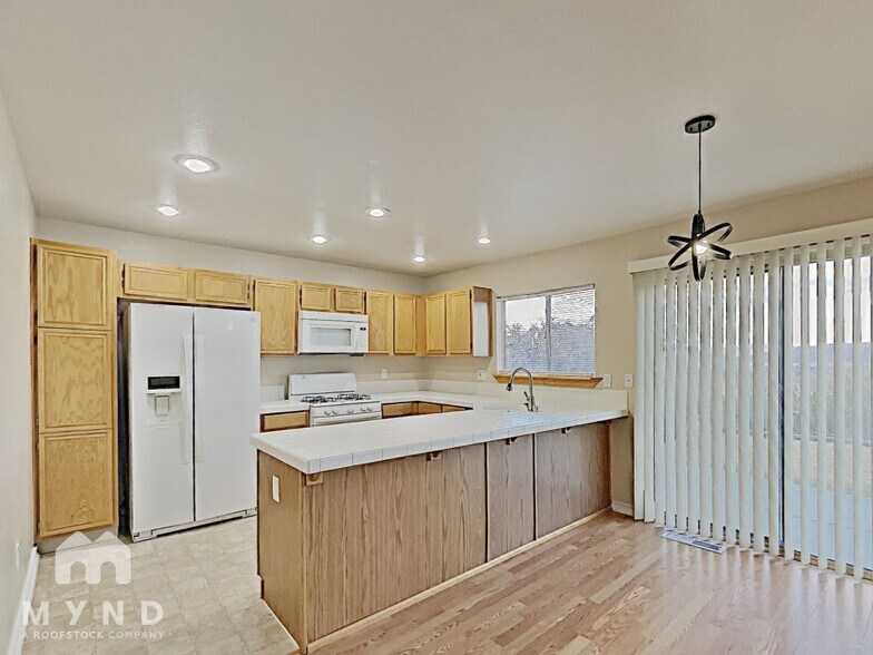 Building Photo - 1576 Reno View Dr