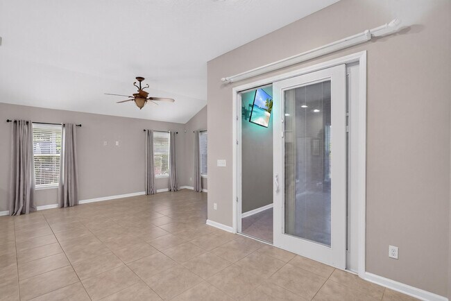 Building Photo - 73 Durango Dr