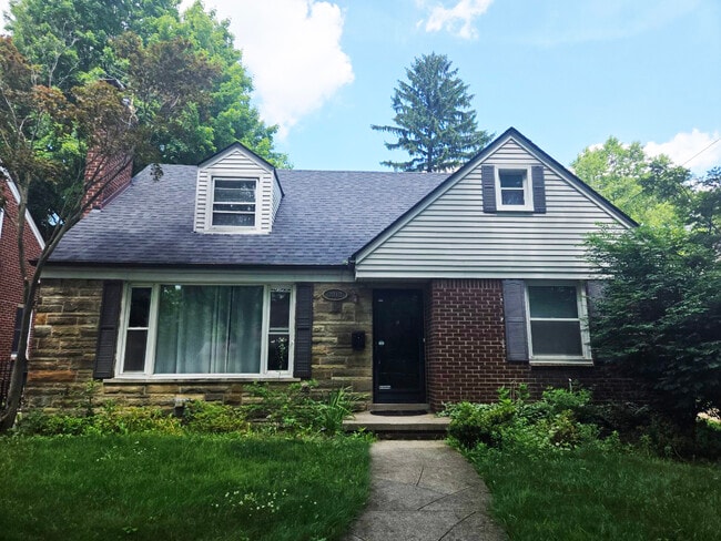 Primary Photo - 3018 Guilford Dr