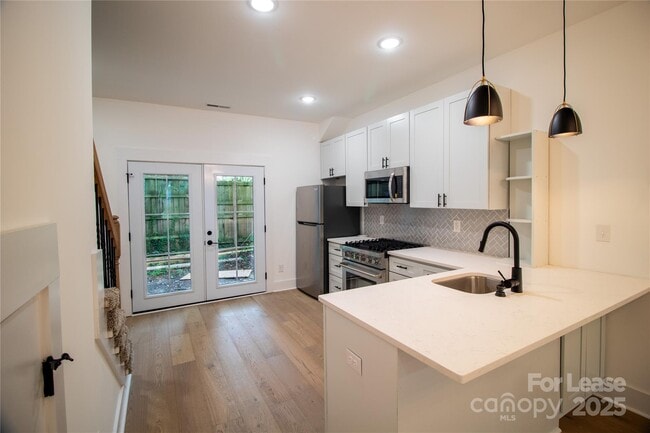 Building Photo - 603 Church St