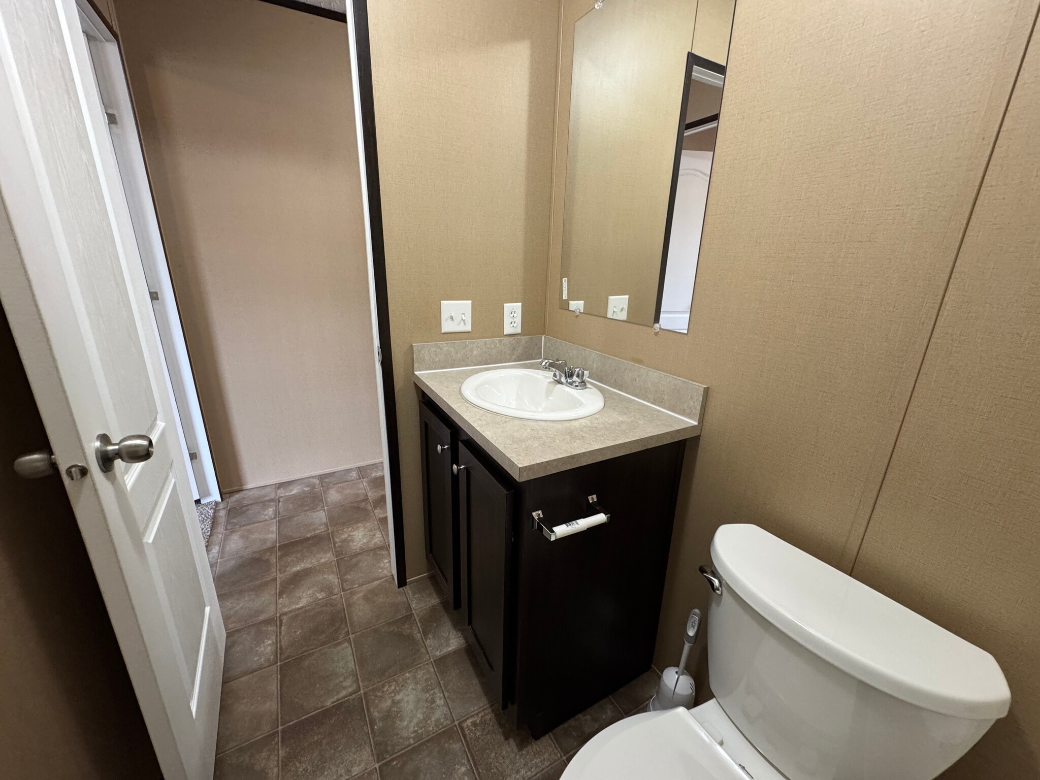 Building Photo - 48580 Pineview Dr