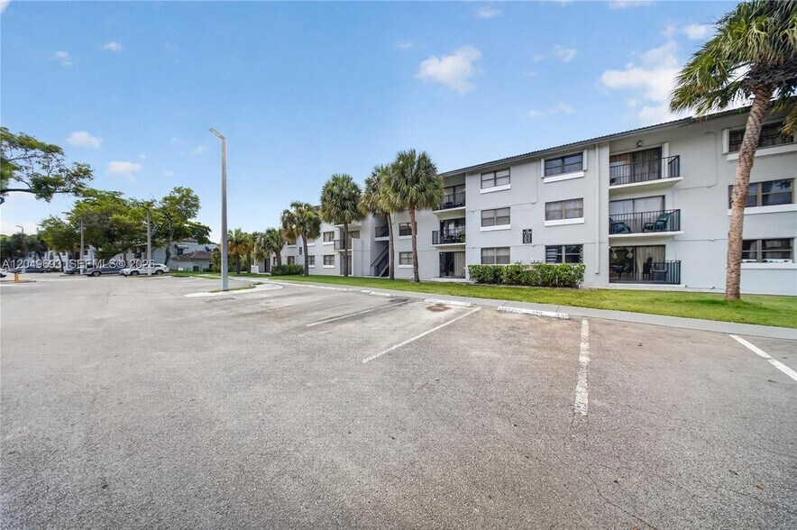 Building Photo - 7195 NW 179th St