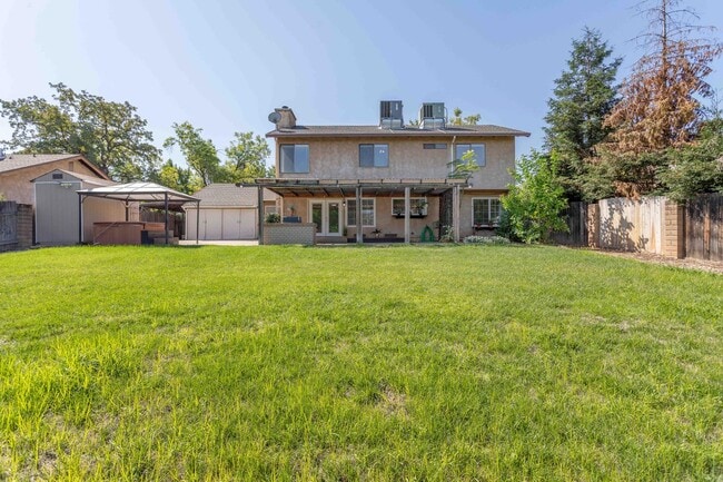 Building Photo - 4 Bedroom Home in West Redding