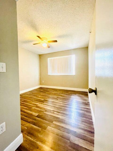 Building Photo - 1400 Crestwood Ct S