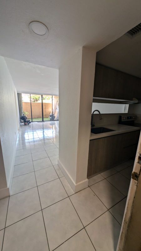 Building Photo - 10400 SW 108th Ave