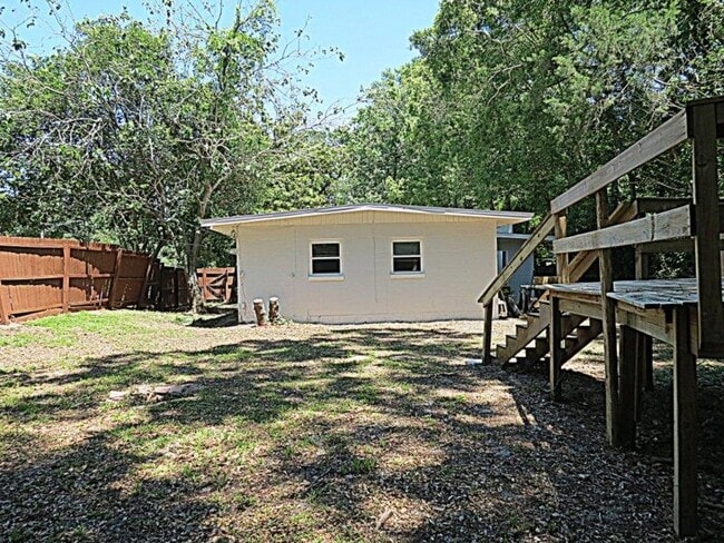 Building Photo - 1714 Hall Dr