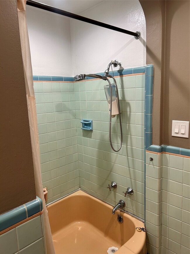 Building Photo - 74 Matthews St