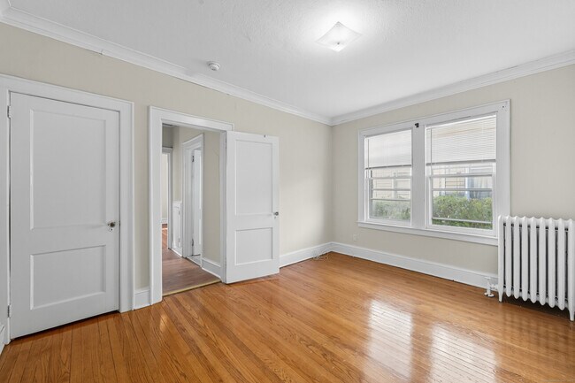 Building Photo - 89 Maplewood Ave