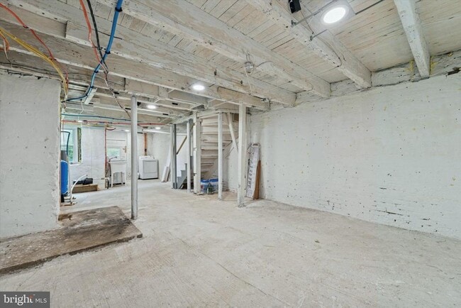 Building Photo - 5530 Pennell Rd