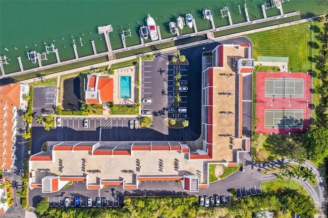 Building Photo - 19111 Vista Bay Dr