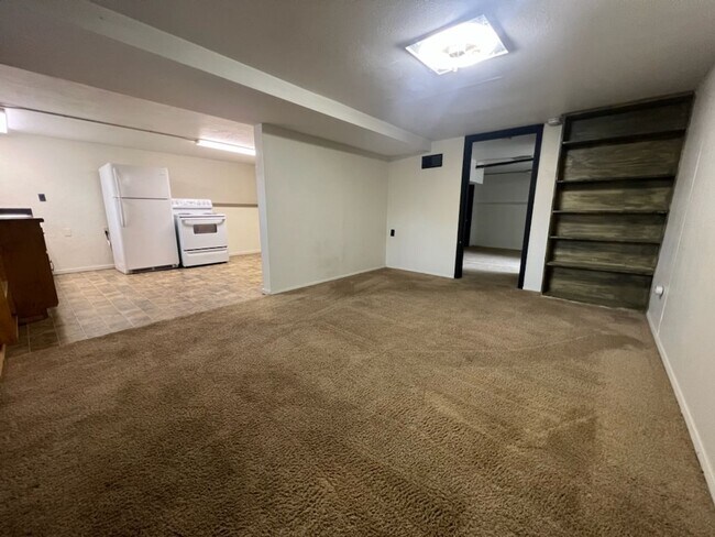 Building Photo - M35