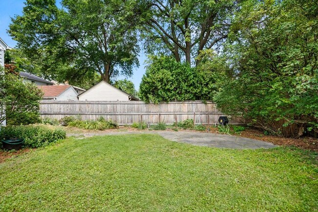 Building Photo - 5160 N Kent Ave