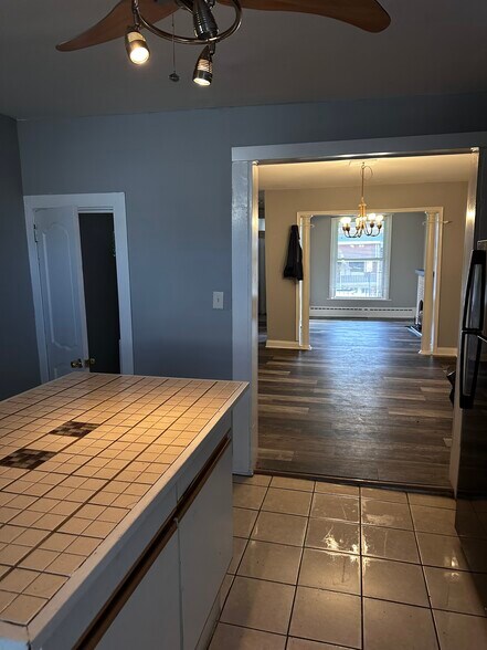 Building Photo - 2206 Penrose Ave