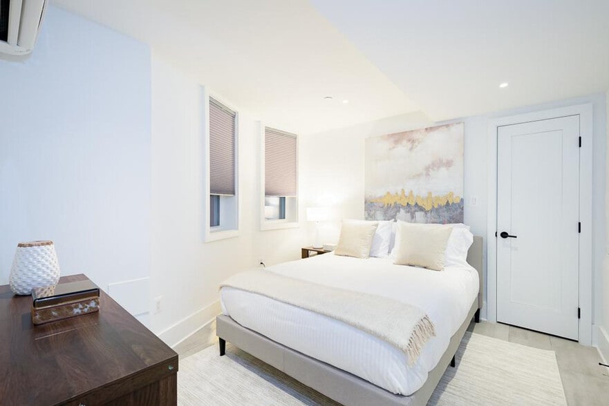 Building Photo - 1936 Calvert St NW