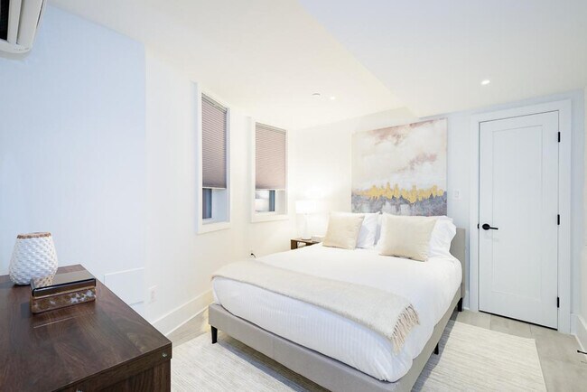 Building Photo - 1936 Calvert St NW