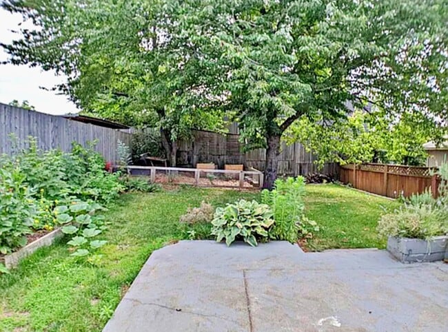 Building Photo - 3628 SE 49th Ave