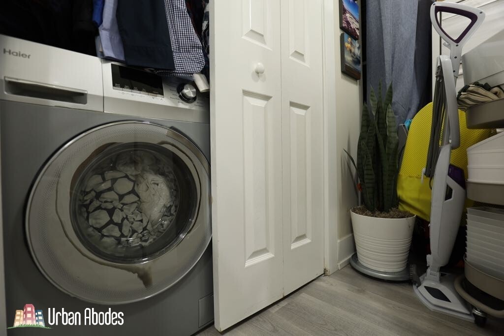 Building Photo - 644 W Roscoe St