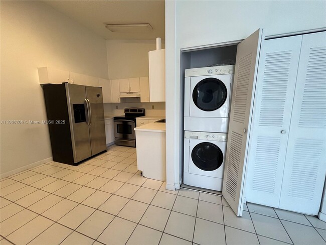 Building Photo - 7611 SW 153rd Ct