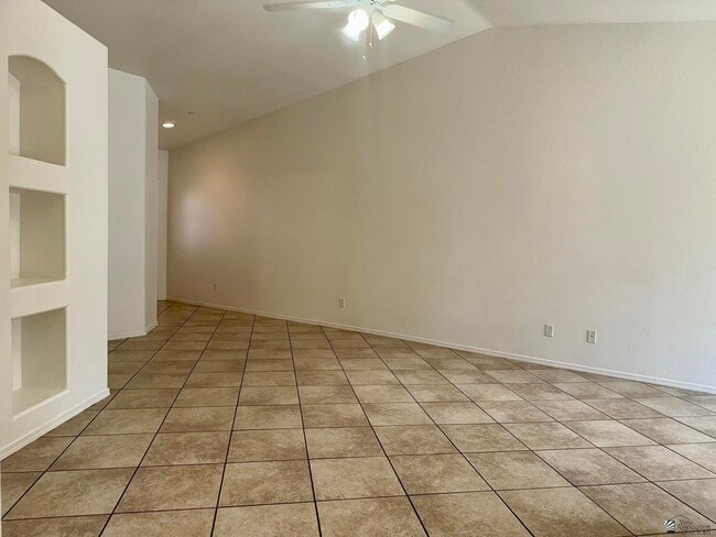 Building Photo - 3142 S Ragen Dr
