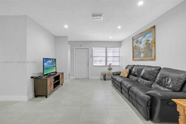 Building Photo - 862 W 79th St