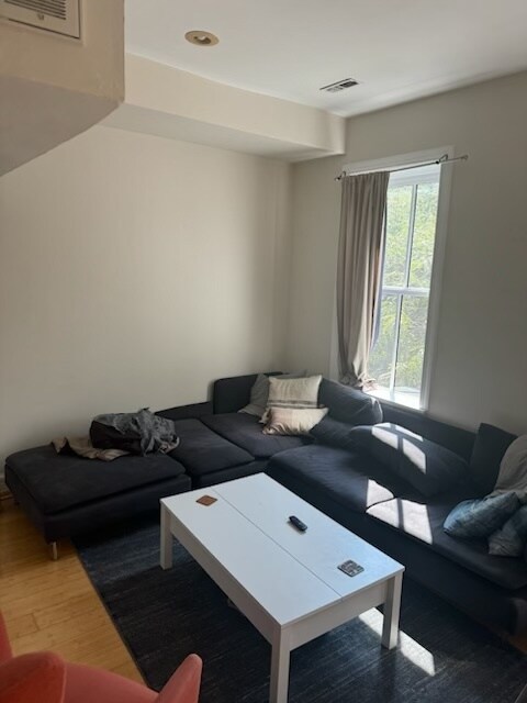 Building Photo - 909 O St NW