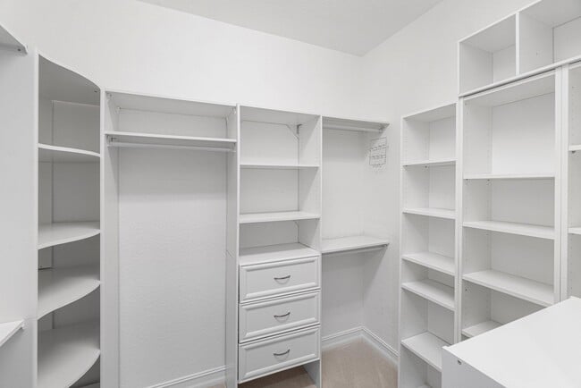 Building Photo - 8300 Calabria Lakes Drive