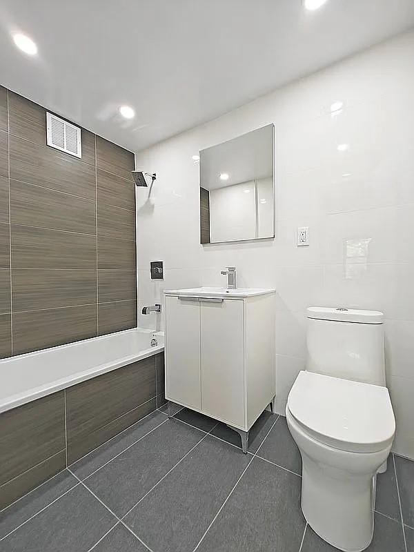 Building Photo - 210 Clinton Ave