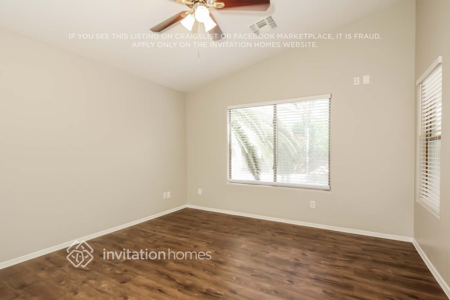 Building Photo - 3352 E Chickadee Rd