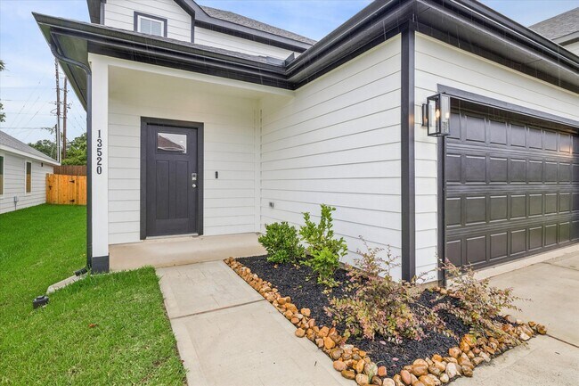 Building Photo - 13520 Sauger Ct