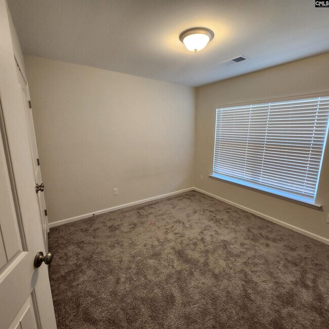 Building Photo - 424 Sandfarm Trail