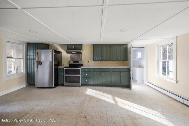 Building Photo - 151 Valley View Rd