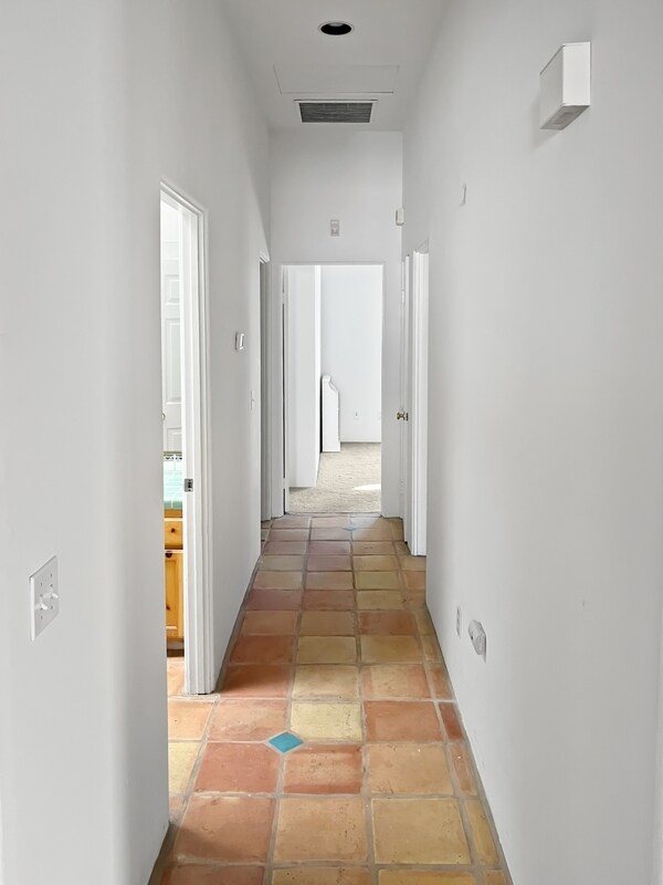 Building Photo - 54670 Avenida Alvarado