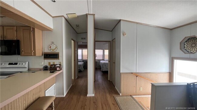 Building Photo - 10701 S Ocean Dr