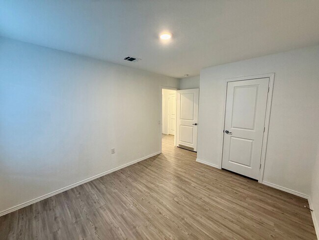 Building Photo - Beautiful Brand New 3/2 Home