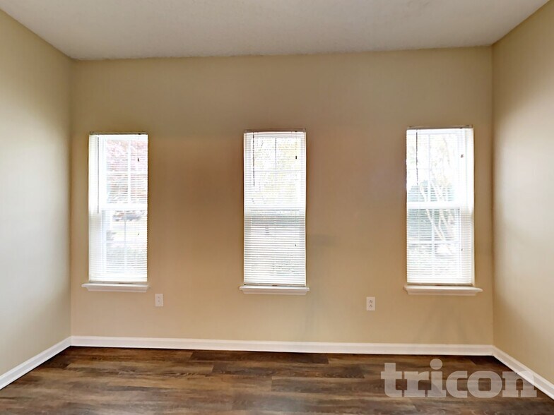 Building Photo - 9304 Twin Trail Dr