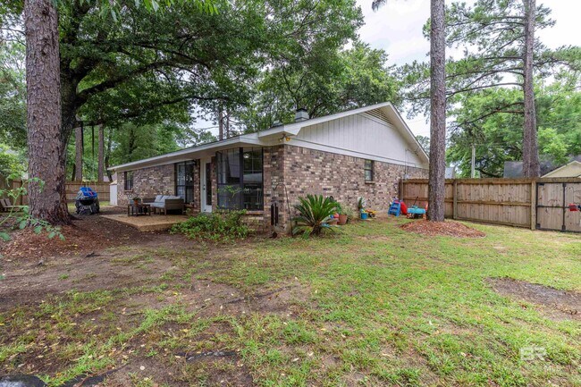 Building Photo - 100 Straford Ct
