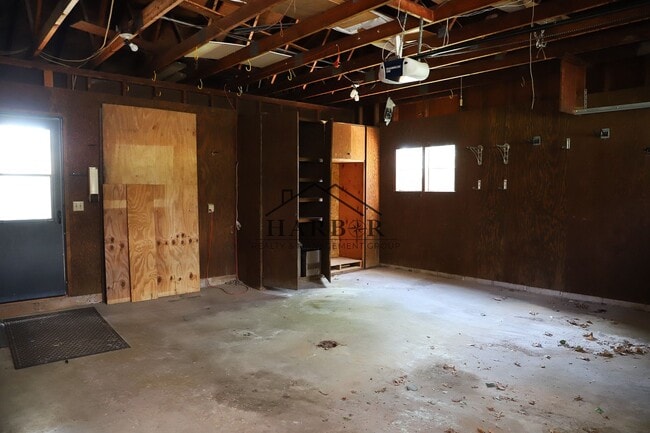 Building Photo - 3504 Ogden Ct NE