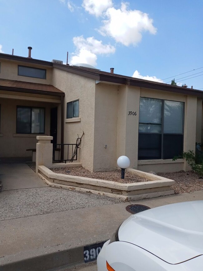 Building Photo - AFFORDABLE!!!